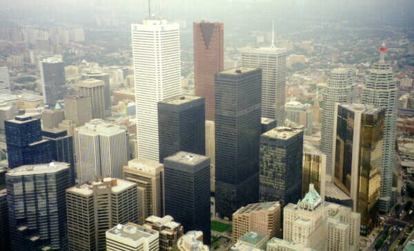 Sisli Bir Havada Toronto Sehir Merkezi, 2000 Senesinde cekilmis..